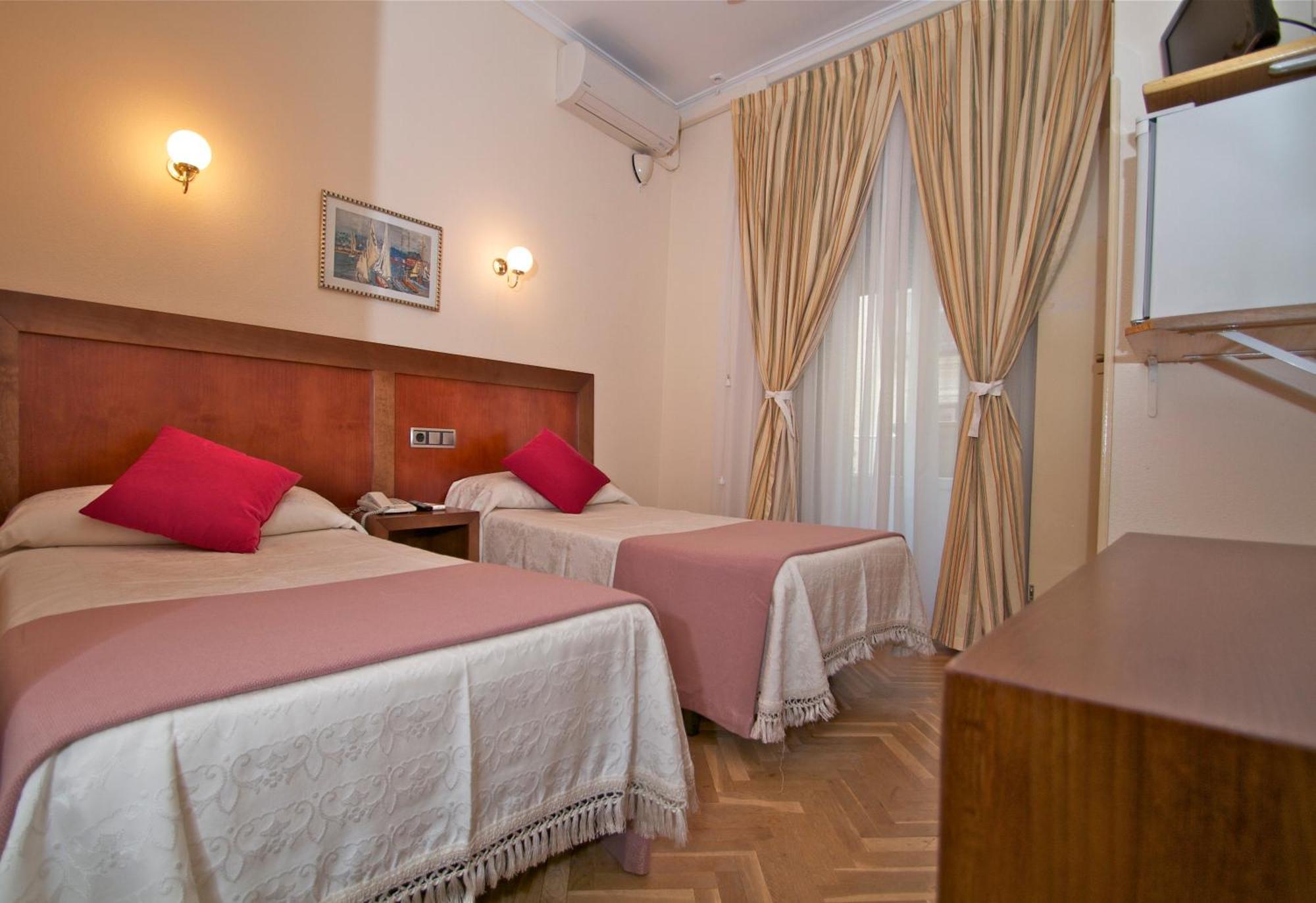Hostal Greco Gran Via Madrid — Photos 2